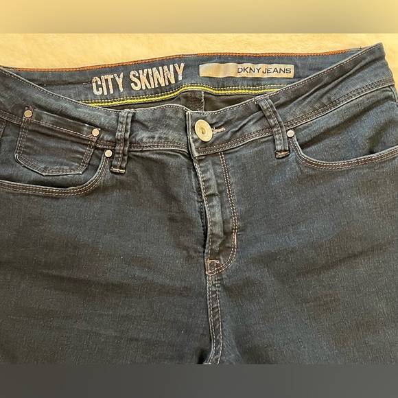 DKNY City Skinny Jeans Dark Wash Indigo Denim 6x 28 - Picture 3 of 7